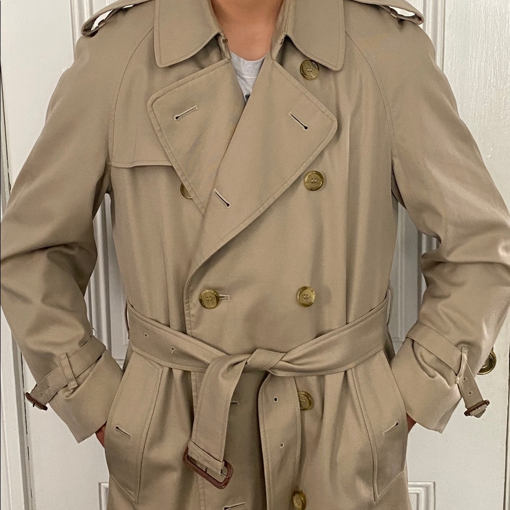 Men’s Authentic Burberry Raincoat - Picture 2 of 8